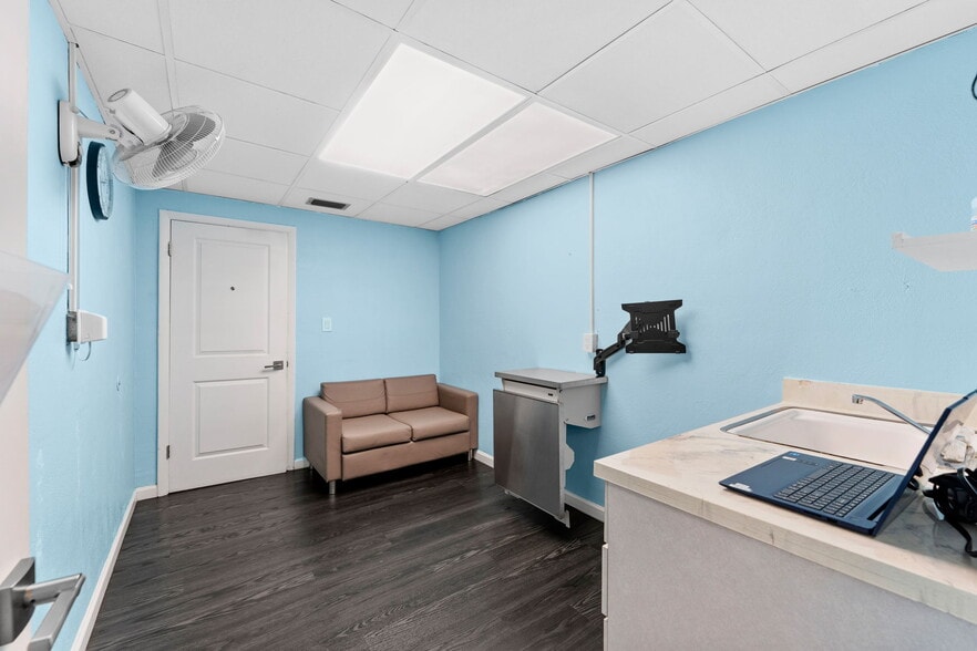 More Photos Of 1029 Sarno Rd, Melbourne Medical For Sale