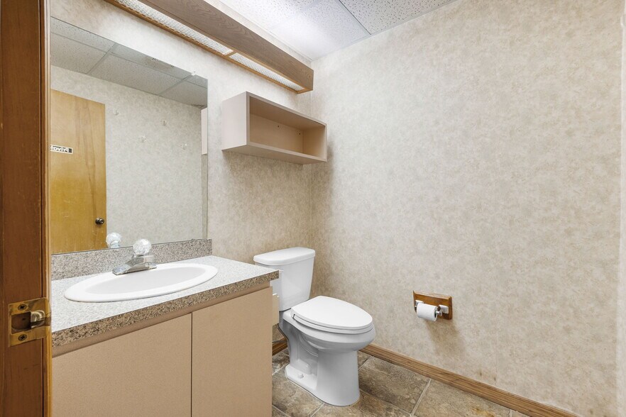 More Photos Of 1701 66th St N, Saint Petersburg Medical For Sale