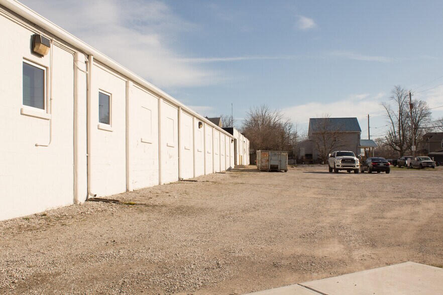 More Photos Of 645 Bellefontaine Ave, Marion Light Distribution For Sale