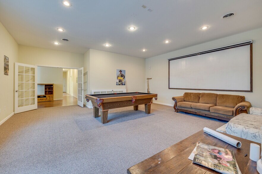 More Photos Of 3815 Highway 66 S, Rogersville Office For Lease