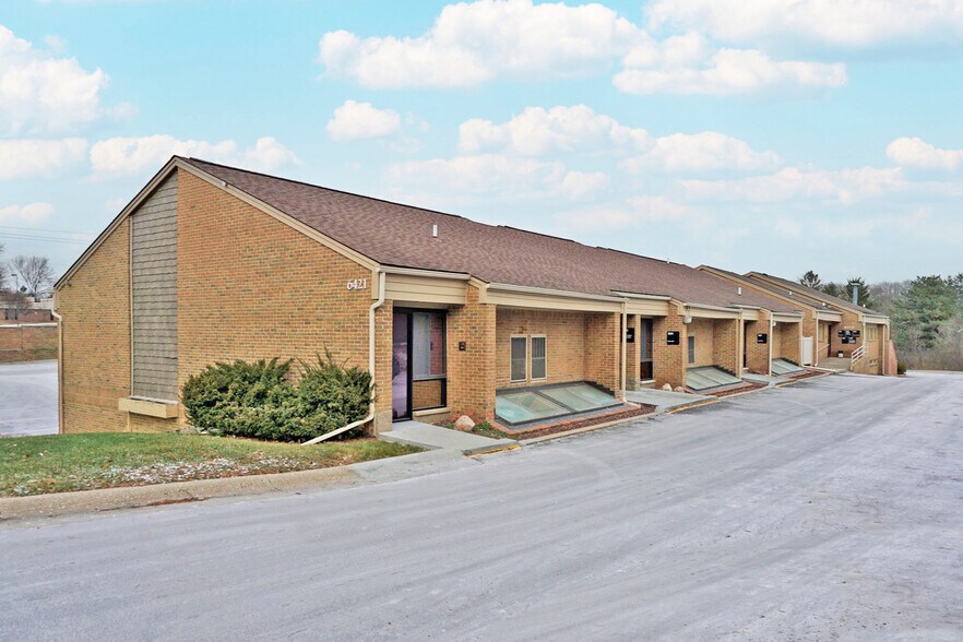 Primary Photo Of 6421 Inkster Rd, Bloomfield Township Office For Sale