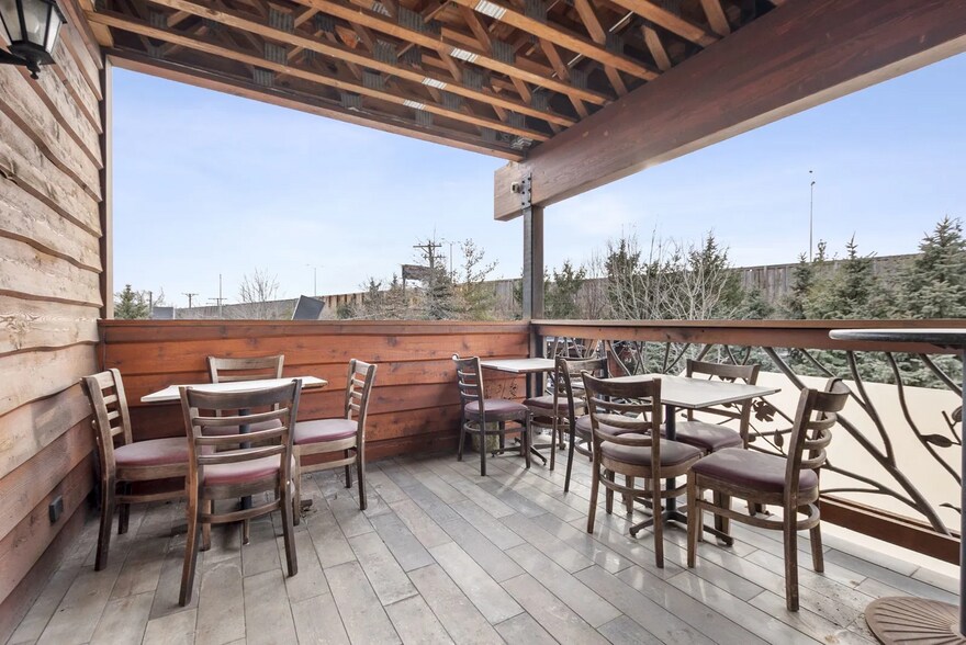 More Photos Of 6600 W 111th St, Worth Restaurant For Sale