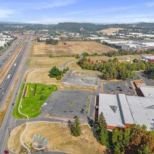 More Photos Of 26550 SW Parkway Avenue, Wilsonville Manufacturing For Lease