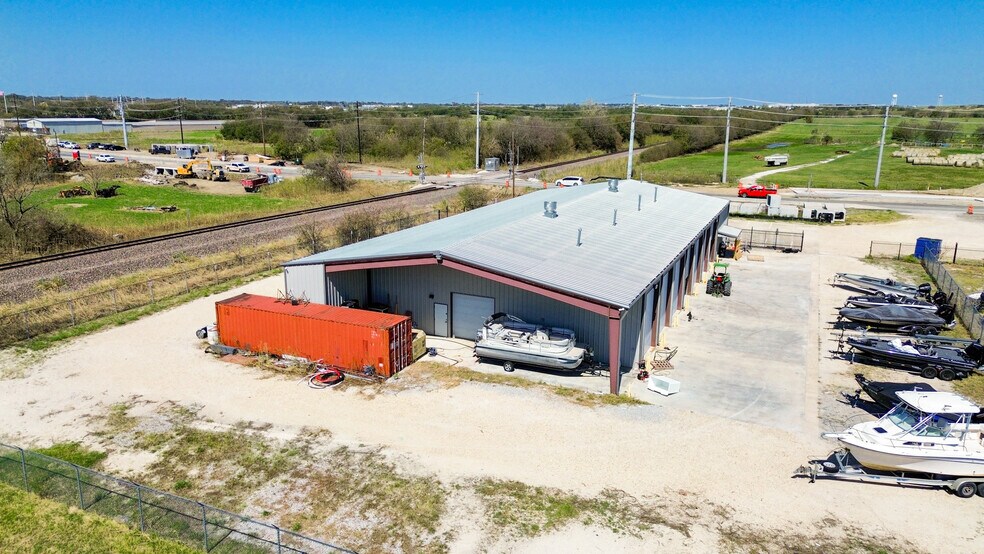 More Photos Of 180 E Chapman Dr, Sanger Warehouse For Sale