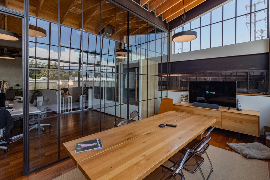 More Photos Of 2352 Ripple St, Los Angeles Loft Creative Space For Sale