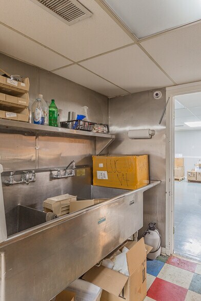 More Photos Of 300 Alamar St, Fort Oglethorpe General Retail For Sale