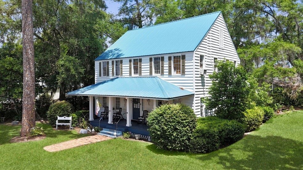 Primary Photo Of 701 N Oak St, Springfield Office Residential For Sale