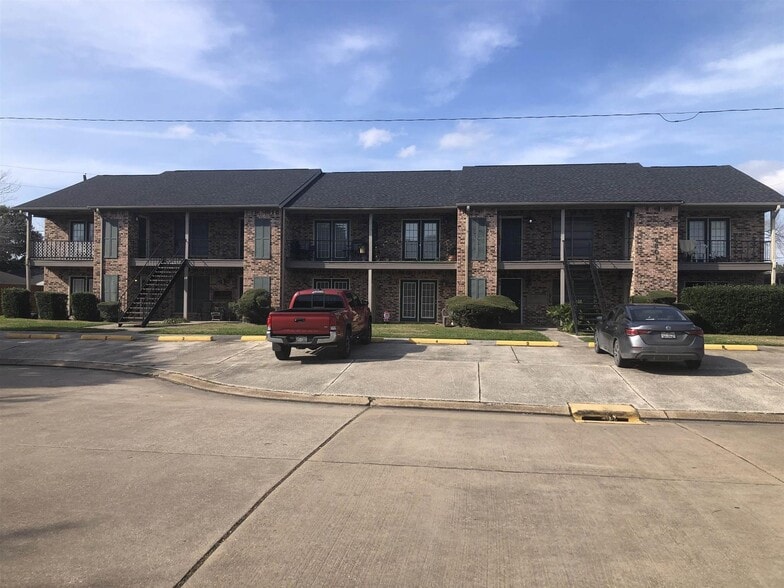 Primary Photo Of 6801 Camden Ln, Groves Apartments For Sale