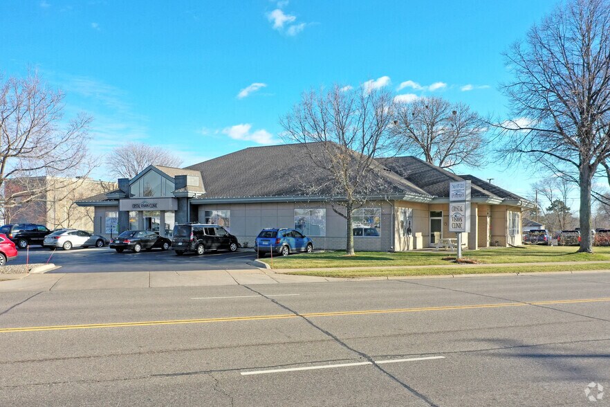 More Photos Of 5200 Douglas Dr N, Minneapolis Medical For Sale