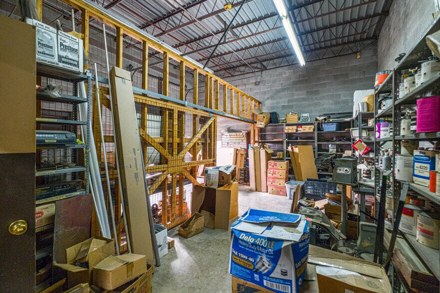 More Photos Of 100 Hopkinsville St, Russellville Freestanding For Sale