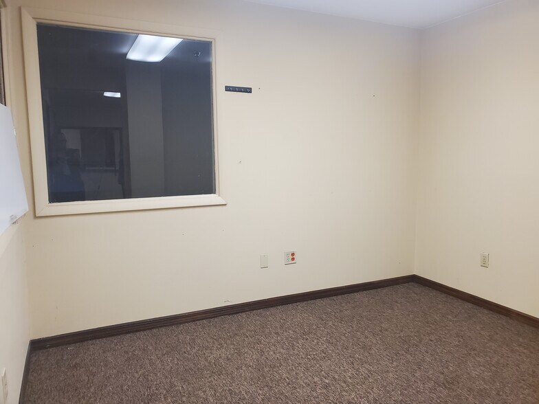 More Photos Of 5500 SW 6th Pl, Ocala Manufacturing For Sale