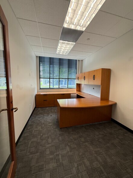 More Photos Of 700 Washington St, Columbus Office For Lease