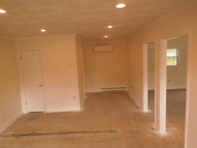 More Photos Of 750 Boston Neck Rd, Narragansett Medical For Lease