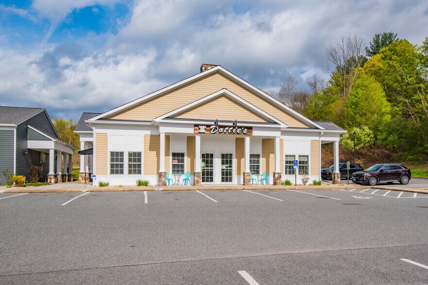 More Photos Of 787 Main St S, Woodbury Storefront Retail Office For Sale