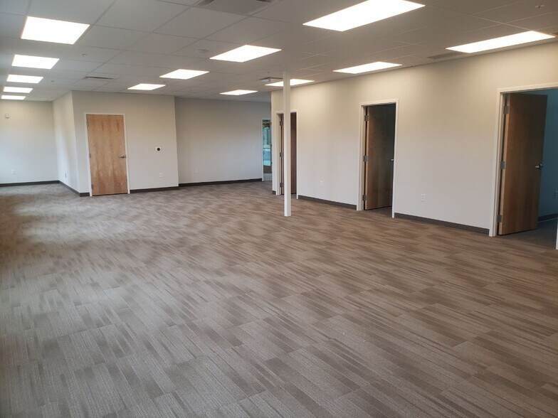 More Photos Of 10929 S Redwood Rd, South Jordan Office For Sale