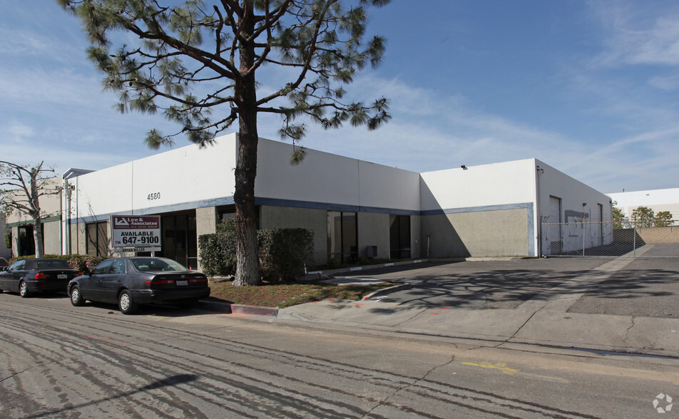 Primary Photo Of 4580 E Eisenhower Cir, Anaheim Manufacturing For Lease