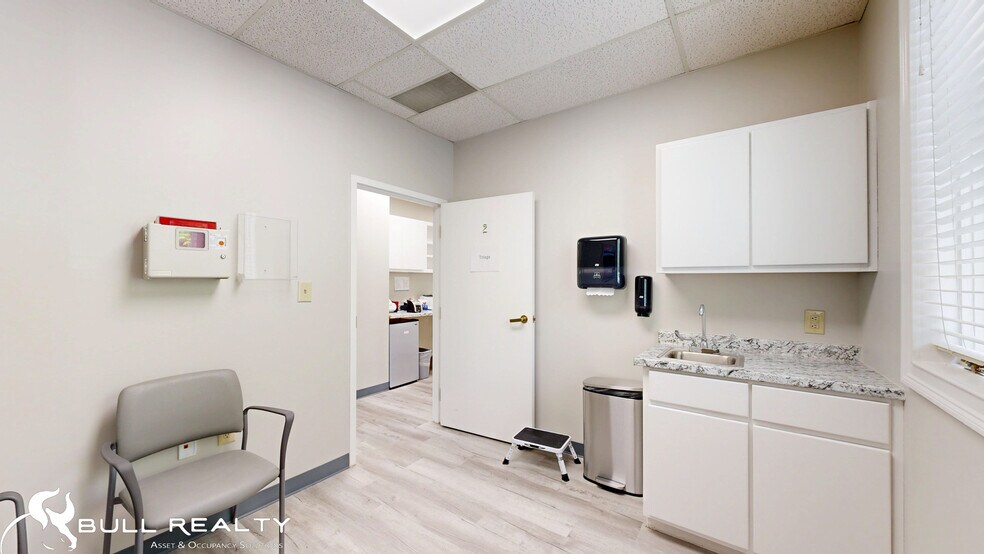 More Photos Of 2680 Lawrenceville Hwy, Decatur Medical For Lease