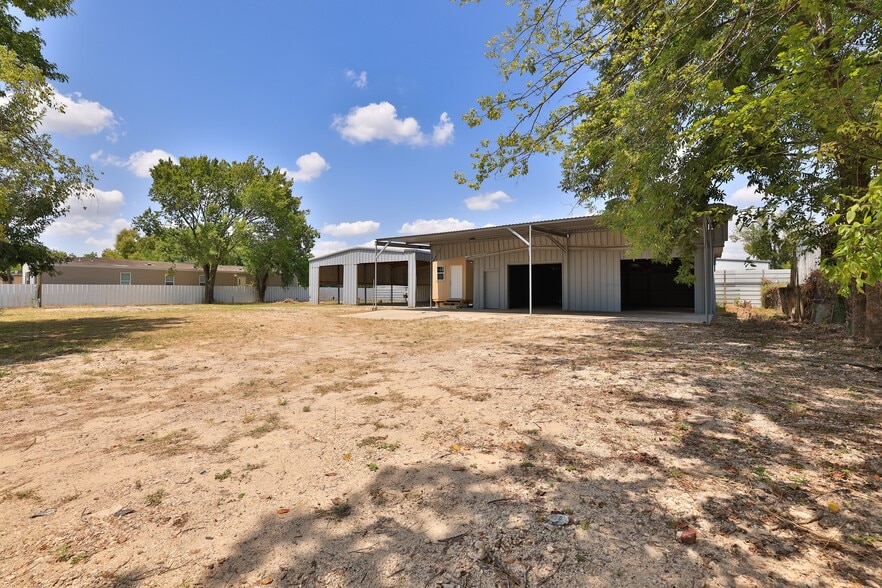 More Photos Of 1929 Havner Ln, Houston Warehouse For Sale