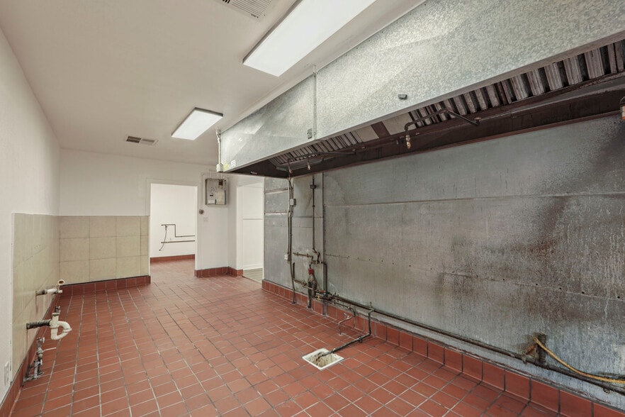 More Photos Of 1765 Monte Diablo Ave, Stockton General Retail For Sale