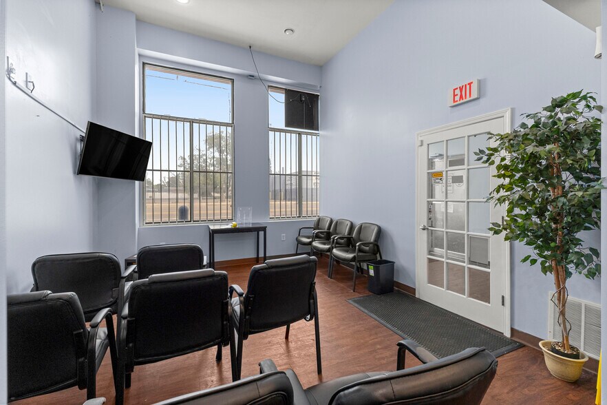 More Photos Of 13403 W 7 Mile Rd, Detroit Medical For Lease