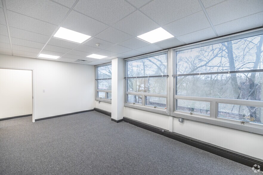 More Photos Of 111 N Central Ave, Hartsdale Office For Lease