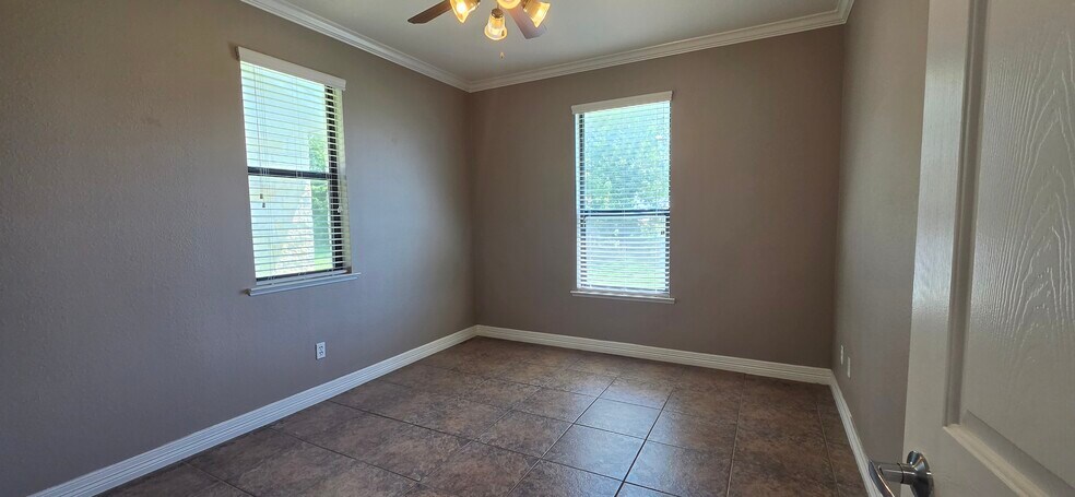 More Photos Of 3000 Joe Dimaggio Blvd, Round Rock Office Residential For Lease