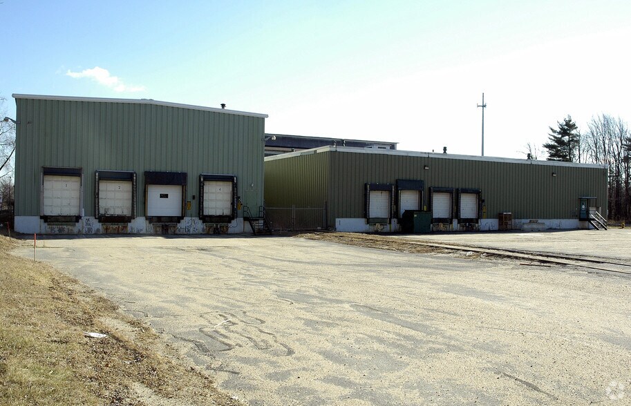 More Photos Of 40 Quarry Rd, Portland Distribution For Lease