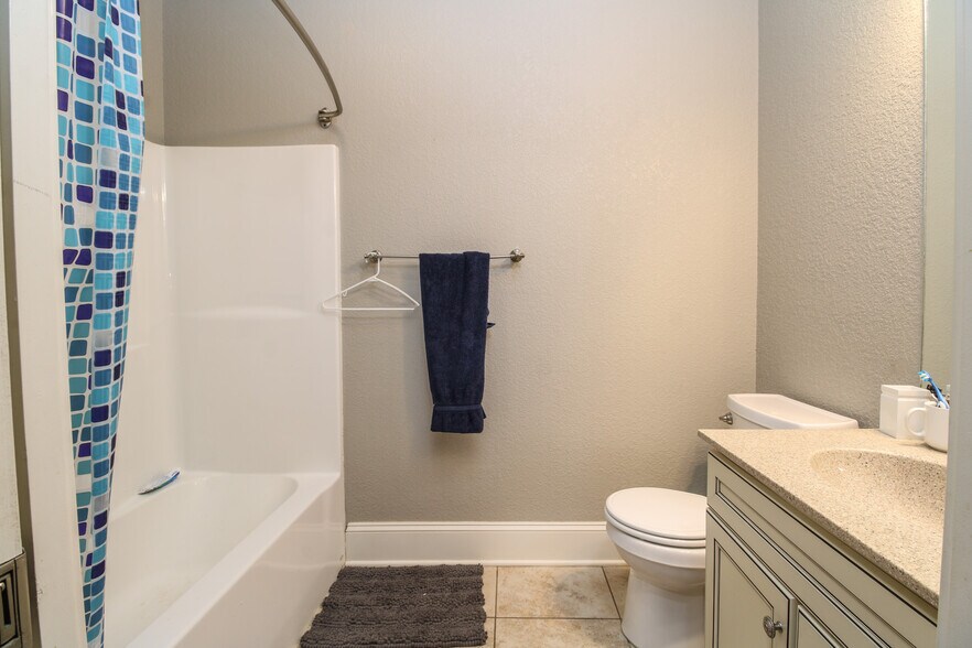 More Photos Of , Marietta General Retail For Sale