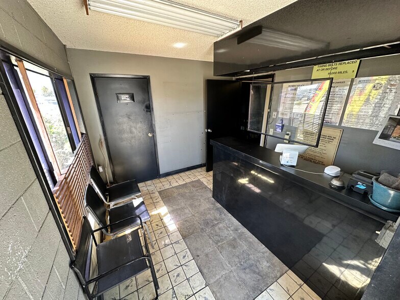 More Photos Of 705 W Commonwealth Ave, Fullerton Auto Repair For Lease