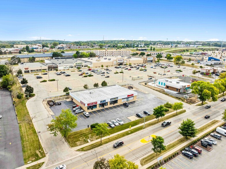 More Photos Of 6801-6807 Odana Rd, Madison General Retail For Lease