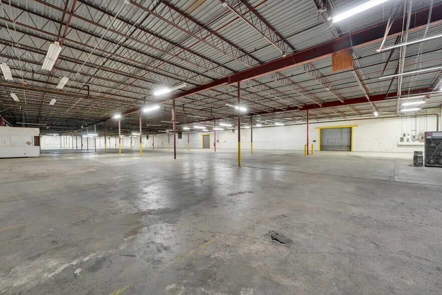 More Photos Of 1900 Buford Hwy, Duluth Warehouse For Lease