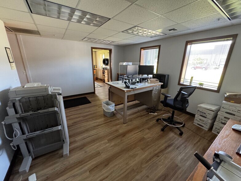 More Photos Of 2900 Sutherland Dr, Union Gap Manufacturing For Lease