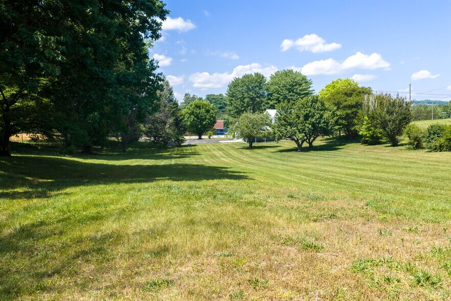 More Photos Of 7700 Tazewell Pike, Corryton Apartments For Sale