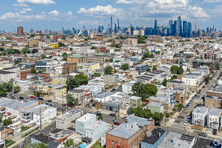More Photos Of 910 Grand Ave, North Bergen Warehouse For Sale