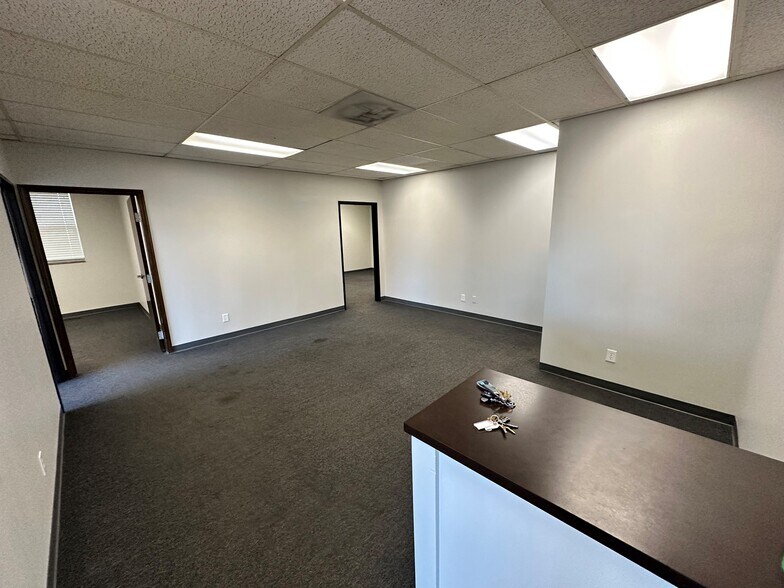 More Photos Of 2601 NE Kendallwood Pky, Gladstone Office For Lease
