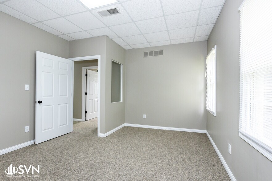 More Photos Of 513 Darby Creek Rd, Lexington Office For Sale