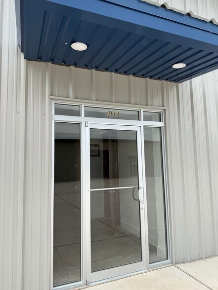 More Photos Of 880 Blasingame Road, Hempstead Industrial For Lease