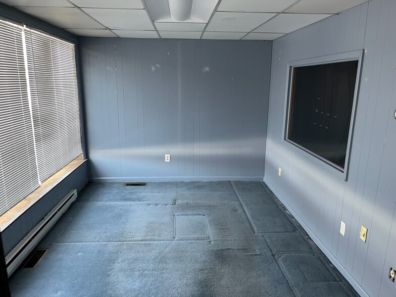 More Photos Of 1813 S Main St, Blacksburg Office For Lease