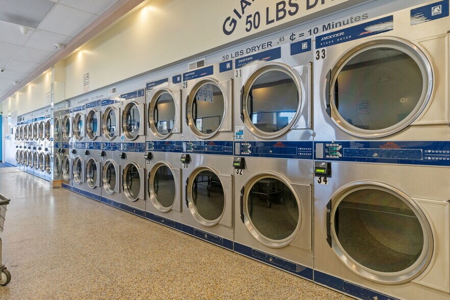 More Photos Of 1476-1480 State St, Schenectady Freestanding For Sale