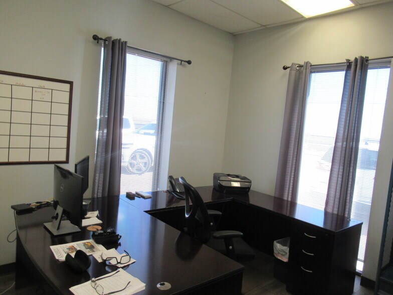 More Photos Of 8296 W Interstate 20, Midland Warehouse For Lease