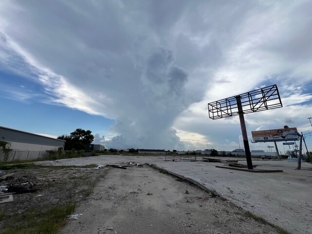 More Photos Of 4900 North Fwy, Houston Land For Lease