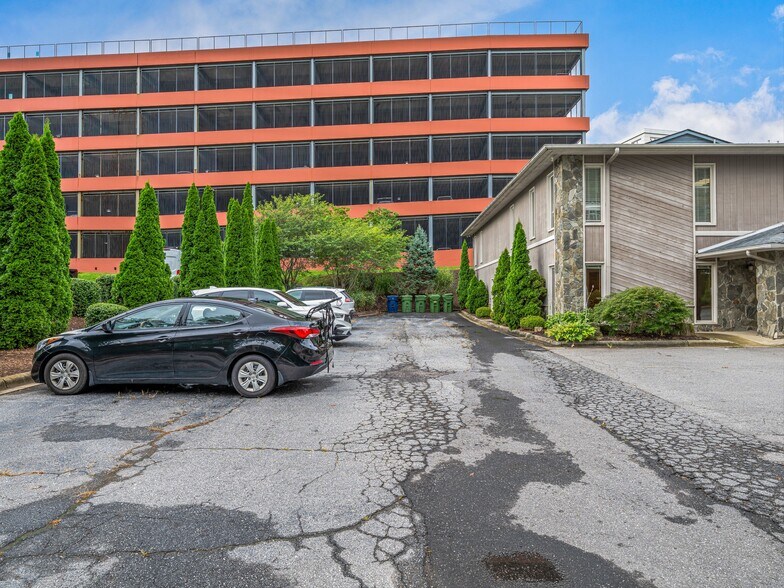 More Photos Of 6 Brooklet St, Asheville Medical For Sale