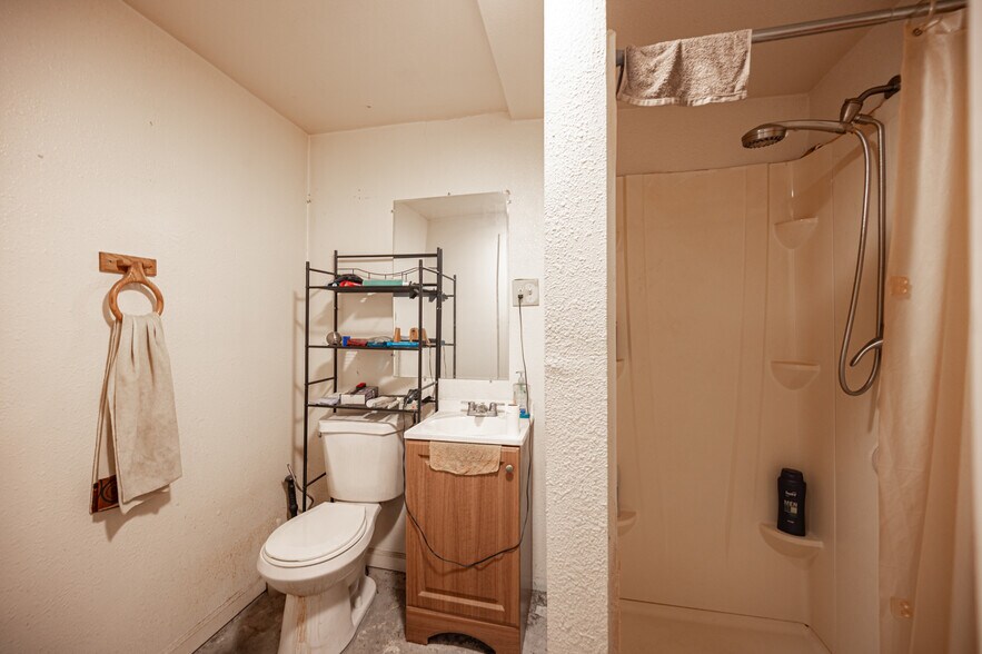 More Photos Of 5900 Cassedy Ln, Las Vegas Apartments For Sale