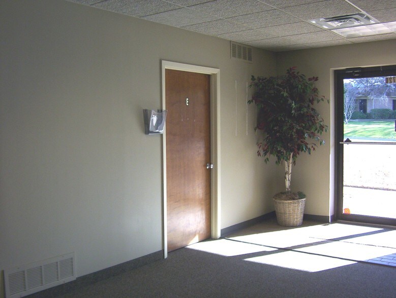 More Photos Of 1720 Westminster St, Denton Loft Creative Space For Lease