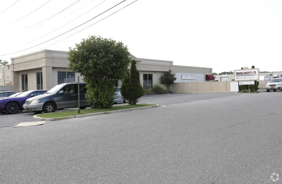 More Photos Of 1515 Fifth Industrial Ct, Bay Shore Warehouse For Lease