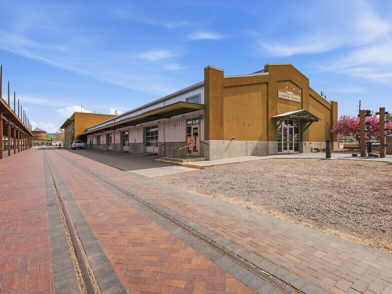 More Photos Of 1607 Paseo De Peralta, Santa Fe Freestanding For Lease