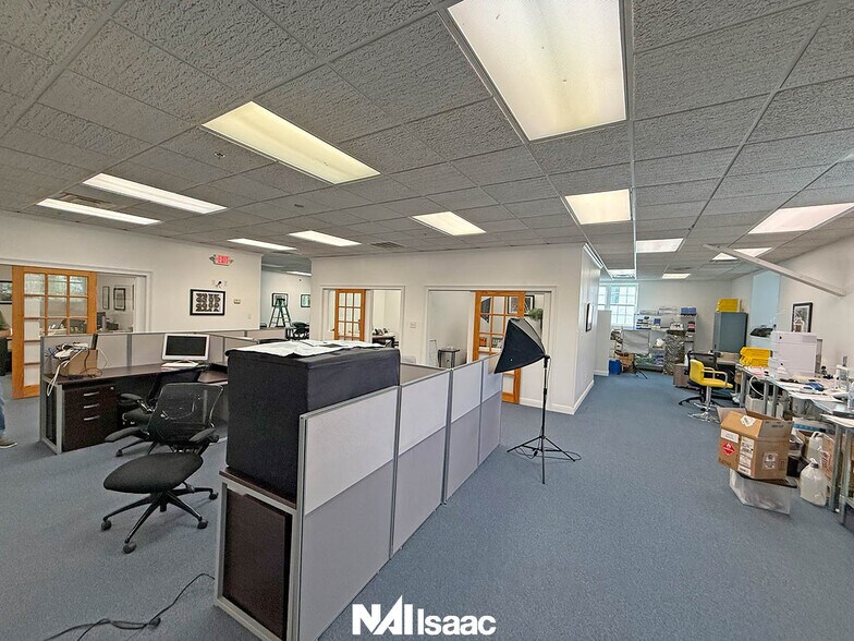 More Photos Of 230 N Gratz St, Midway Storefront Retail Office For Sale