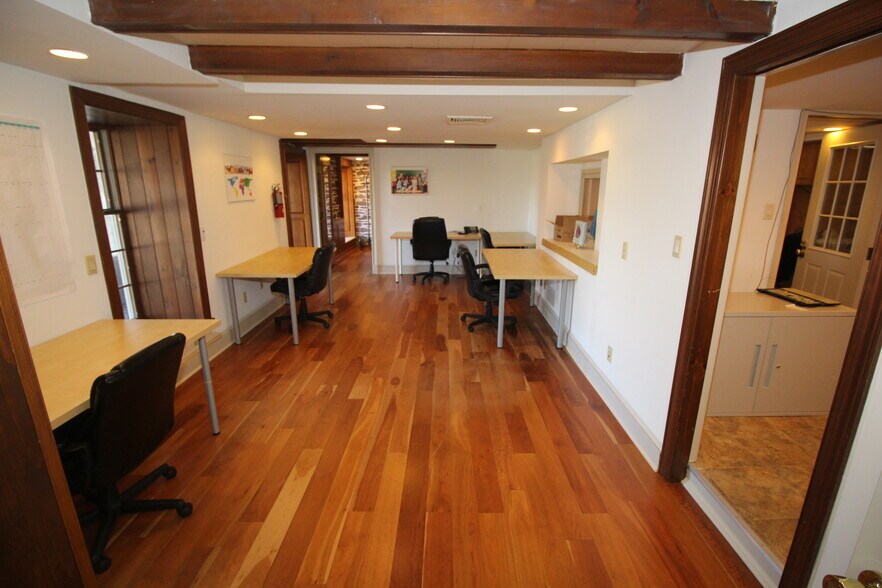 More Photos Of 1105 Taylorsville Rd, Washington Crossing Office Residential For Lease