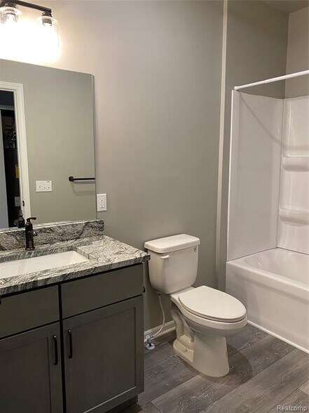 More Photos Of 1251 E Woodward Heights Blvd, Hazel Park Apartments For Sale