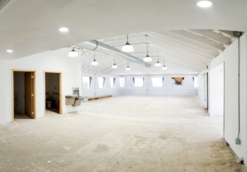 More Photos Of 735 W Broadway, Centralia Fast Food For Lease